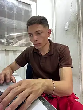 santiObrero online show from March 3, 8:04 pm