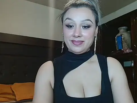 Snapshot of aitanalove_ chatting on February 4, 12:38 am aitanalove online show from February 4, 12:38 am