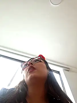 Marilyndackaria  online show from April 18, 7:58 pm