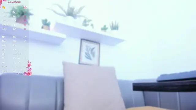 Snapshot of Amira_Alzahra chatting on May 19, 5:19 pm Amira Alzahra online show from May 19, 5:19 pm