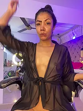 Snapshot of Auri__ chatting on July 15, 7:41 pm Auri online show from July 15, 7:41 pm