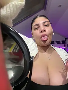 MinaKhalina online show from February 6, 7:06 pm