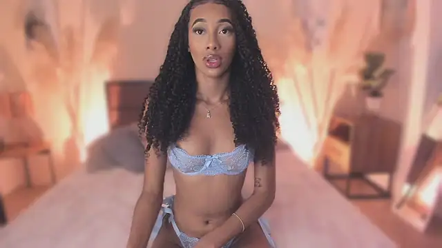 KaryMooon online show from March 12, 8:15 pm