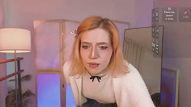 Snapshot of MoonlightAsuna chatting on February 3, 1:38 pm MoonlightAsuna online show from February 3, 1:38 pm