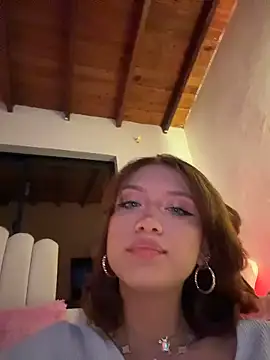 Snapshot of Alison_Ivanova chatting on February 18, 5:03 am Alison Ivanova online show from February 18, 5:03 am