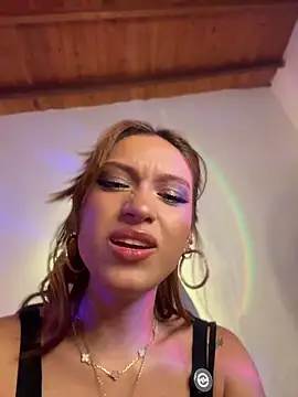 Snapshot of Alison_Ivanova chatting on April 16, 7:09 am Alison Ivanova online show from April 16, 7:09 am