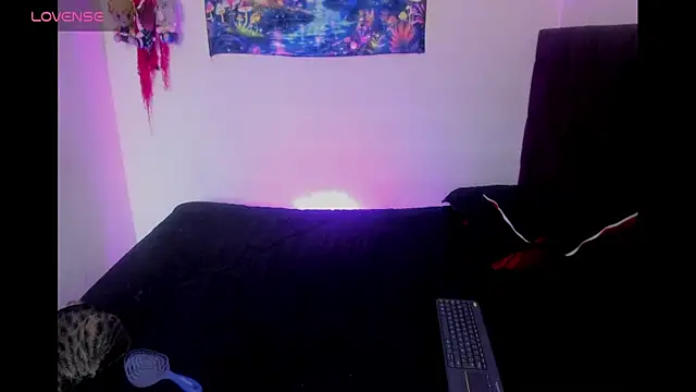 lunaa rayy420 online show from June 5, 6:24 pm