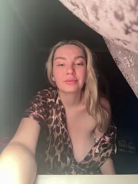 Snapshot of Evananse chatting on February 10, 9:24 am Evananse online show from February 10, 9:24 am