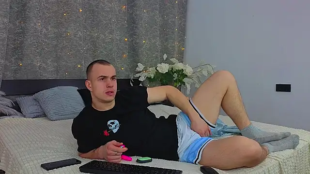 Kris Braun online show from February 28, 12:44 am