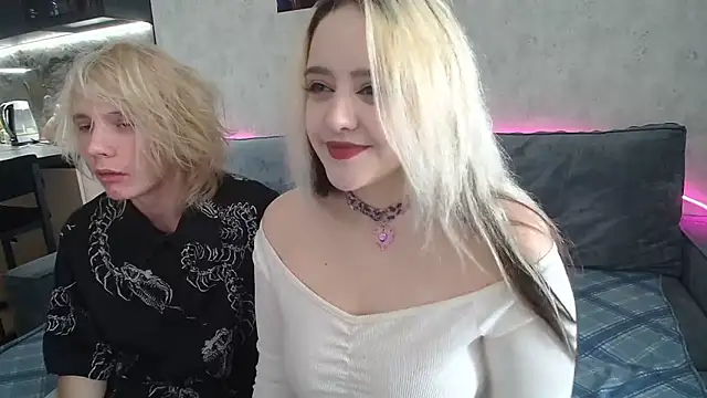 fray and lilla online show from March 17, 8:28 am