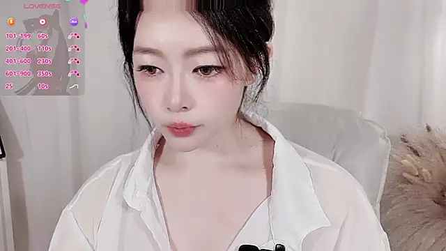 XinYuemeimei online show from July 4, 2:12 pm