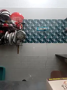 Hot-Tinaa online show from March 22, 2:42 pm