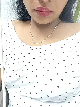 Hot-Tinaa online show from April 16, 12:33 am