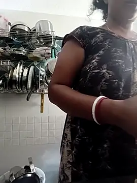 Hot-Tinaa online show from April 24, 8:50 am