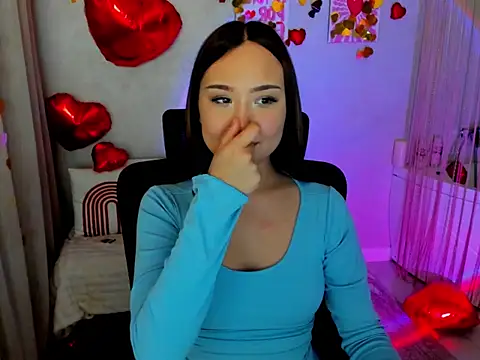 Snapshot of GlowMe chatting on February 4, 7:20 pm GlowMe online show from February 4, 7:20 pm