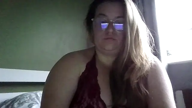 Snapshot of QueenCurvy_Charley28 chatting on June 22, 7:44 pm QueenCurvy Charley28 online show from June 22, 7:44 pm