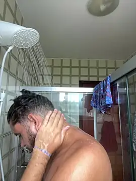 Snapshot of peuba12 chatting on February 27, 1:00 pm peuba12 online show from February 27, 1:00 pm