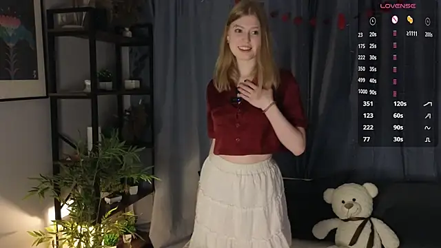 Snapshot of LanaRoxxy chatting on February 13, 11:17 am LanaRoxxy online show from February 13, 11:17 am