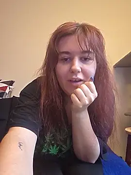 Snapshot of Ashlovescannabis chatting on June 19, 9:35 am Ashlovescannabis online show from June 19, 9:35 am