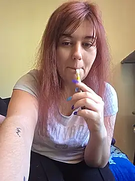 Snapshot of Ashlovescannabis chatting on June 21, 12:52 pm Ashlovescannabis online show from June 21, 12:52 pm
