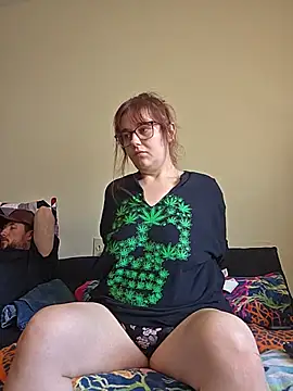 Snapshot of Ashlovescannabis chatting on June 27, 4:12 pm Ashlovescannabis online show from June 27, 4:12 pm