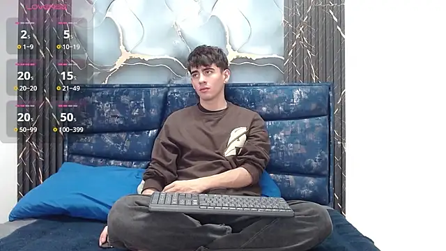 Snapshot of Lust_demian chatting on February 20, 11:43 am Lust demian online show from February 20, 11:43 am