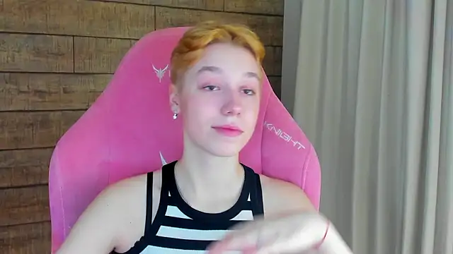 Snapshot of AgataGate chatting on February 1, 4:22 am AgataGate online show from February 1, 4:22 am