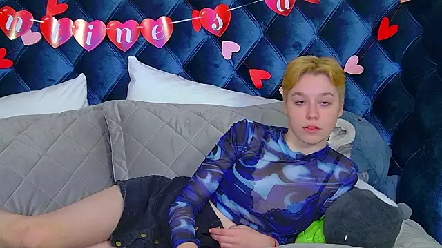 Snapshot of AgataGate chatting on February 11, 3:44 am AgataGate online show from February 11, 3:44 am