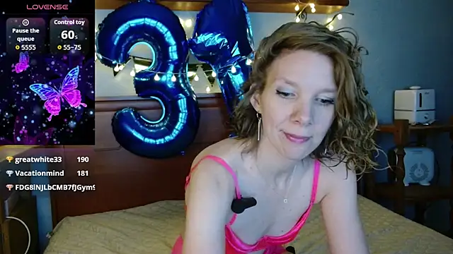 Snapshot of Daisy_Lovely chatting on February 25, 4:33 am Daisy Lovely online show from February 25, 4:33 am