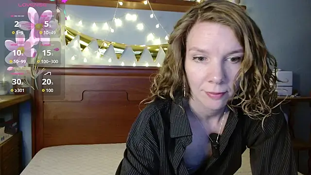 Daisy Lovely online show from April 10, 5:12 am