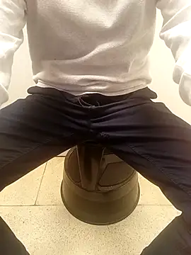 Snapshot of testmailx75 chatting on February 17, 1:29 pm testmailx75 online show from February 17, 1:29 pm