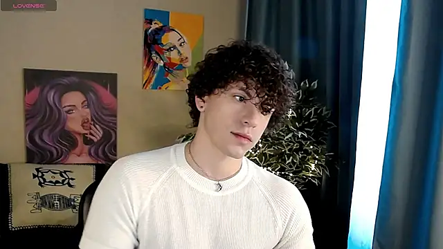 TylerGibson online show from May 7, 4:40 am