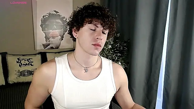 TylerGibson online show from May 16, 2:52 am