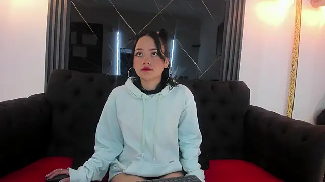 IvyyEmerald online show from February 11, 1:05 pm