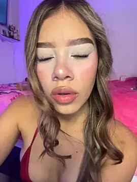 BellaMoon  online show from April 15, 1:23 am