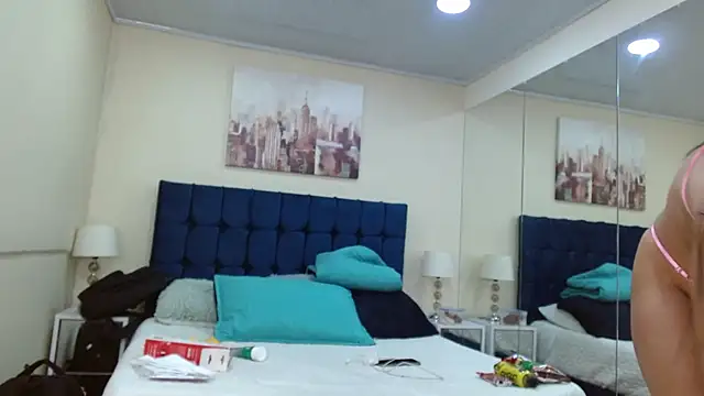 Snapshot of MaddieQuinn chatting on February 7, 1:37 pm MaddieQuinn online show from February 7, 1:37 pm