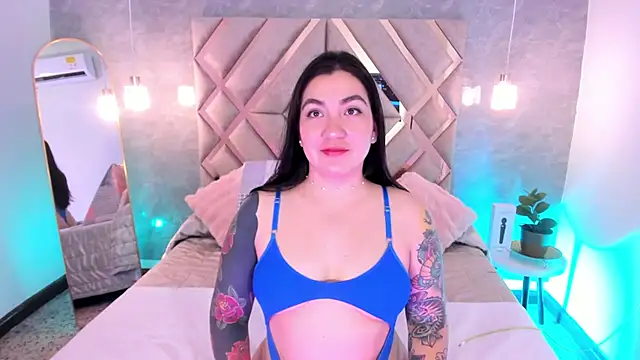 Snapshot of KathiaJenner chatting on February 13, 12:23 pm KathiaJenner online show from February 13, 12:23 pm