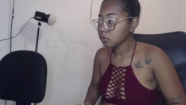 Snapshot of girl_sexy27 chatting on February 19, 8:38 pm girl sexy27 online show from February 19, 8:38 pm