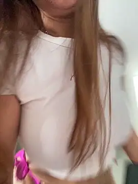 Snapshot of saray_mendozaa chatting on February 15, 6:04 pm saray mendozaa online show from February 15, 6:04 pm