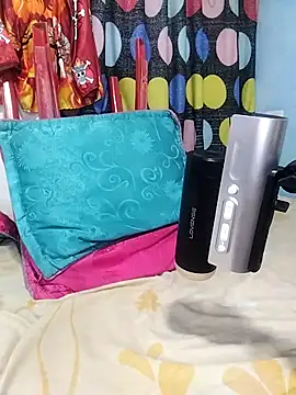 Snapshot of AxelWhitte chatting on February 7, 8:56 pm AxelWhitte online show from February 7, 8:56 pm