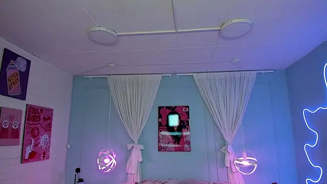 naomi campell online show from March 12, 7:42 pm