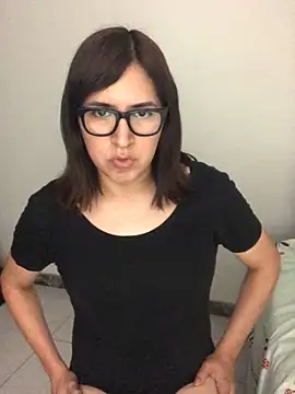 Snapshot of Eide-26 chatting on February 3, 4:21 am Eide-26 online show from February 3, 4:21 am