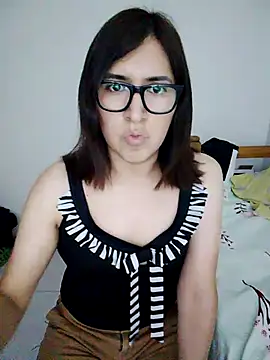 Snapshot of Eide-26 chatting on February 4, 3:56 am Eide-26 online show from February 4, 3:56 am