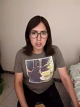 Snapshot of Eide-26 chatting on February 11, 4:06 am Eide-26 online show from February 11, 4:06 am