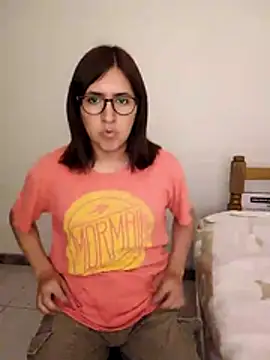 Snapshot of Eide-26 chatting on February 22, 4:46 am Eide-26 online show from February 22, 4:46 am