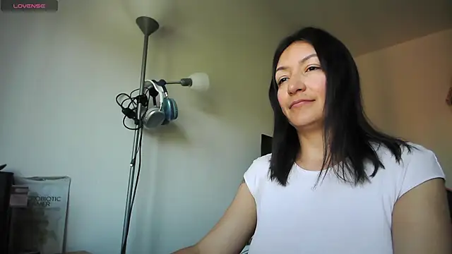 Yulian Milf online show from May 28, 9:17 am