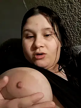 Snapshot of TUWACHA7777 chatting on March 1, 4:03 am TUWACHA7777 online show from March 1, 4:03 am