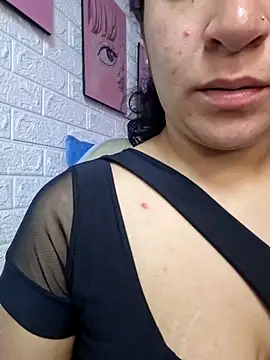 Snapshot of Dany_Moon_ chatting on February 19, 3:24 am Dany Moon online show from February 19, 3:24 am