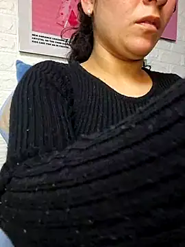 Snapshot of Dany_Moon_ chatting on February 21, 3:29 am Dany Moon online show from February 21, 3:29 am