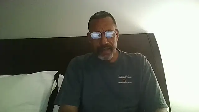 Snapshot of swimmer2496 chatting on March 22, 4:49 am swimmer2496 online show from March 22, 4:49 am